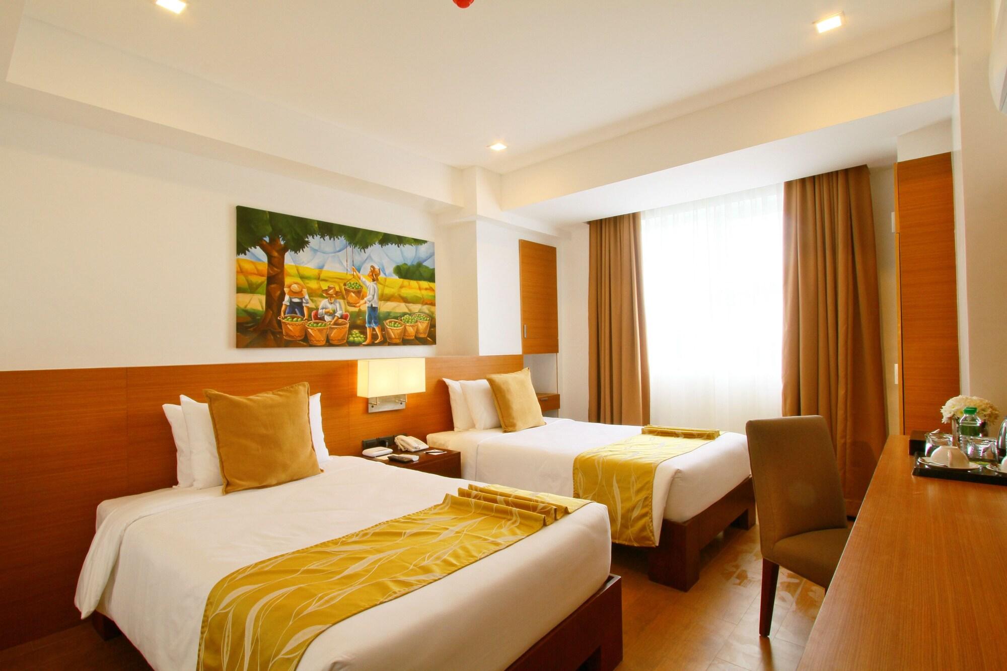 The Harvest Hotel Managed By Hii Cabanatuan Extérieur photo