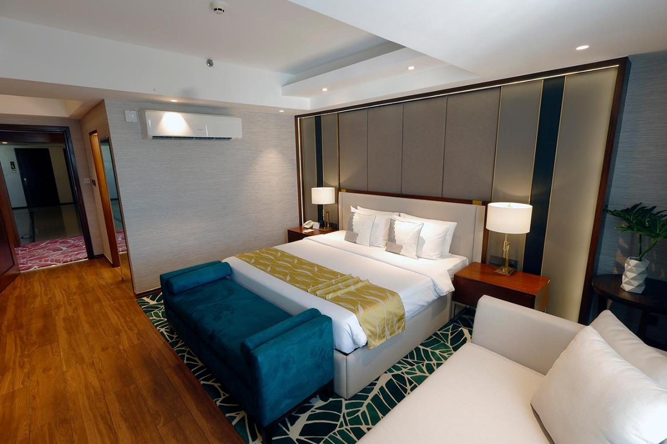 The Harvest Hotel Managed By Hii Cabanatuan Extérieur photo